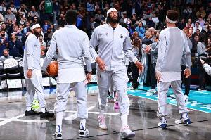 太凶残了？独行侠末节打出37-8超级攻击波！27分大胜湖人！