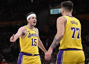 这就是常规赛首发！湖人首发：东契奇/文森特/里夫斯/八村塁/艾顿