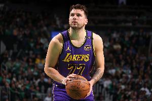 名记：湖人新赛季会排西部第六或第七 这取决于开局阶段表现