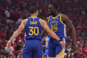 科尔：勇士体系是围绕库里和追梦在攻防两端制造的混乱建立的