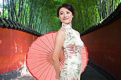 亚洲成熟女性毛茸茸｜发现多元之美：毛茸茸亚洲成熟女性的时尚之旅-1