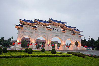 美国妓女大白屁股｜美国妓女传奇：大白屁股背后的故事之旅