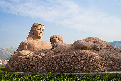 巜商务旅行女老板戴绿色帽的｜绿色帽韵，商旅女性新风尚-2