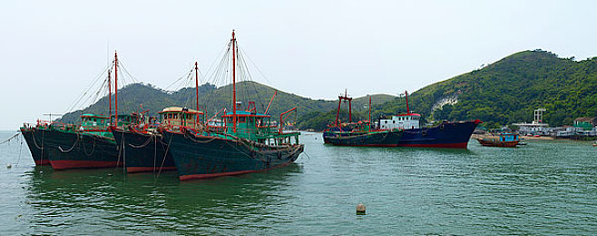 公交车上拨开丁字裤进入电影｜公交惊魂：隐私守护者冒险之旅-2