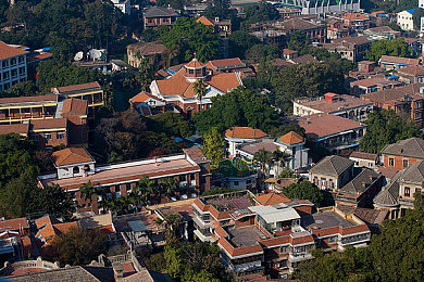 东方影库存1800ww｜东方影城库存积压达1800万件：揭秘电影市场困境与应对之道-1