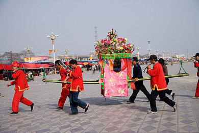 性一交一乱一乱视频｜网络传播乱象：“性一交一乱一乱视频”引发社会广泛关注-2