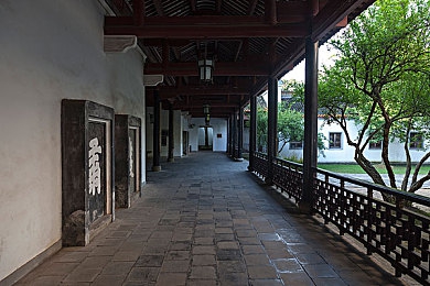 公交车上拨开丁字裤进入电影｜公交惊魂：隐私守护者冒险之旅-3