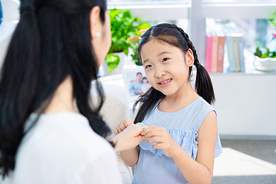 八重神子裸体 开腿涩涩｜揭秘八重神子：从古典美到风情万种，探寻动漫女神的演变之路-5